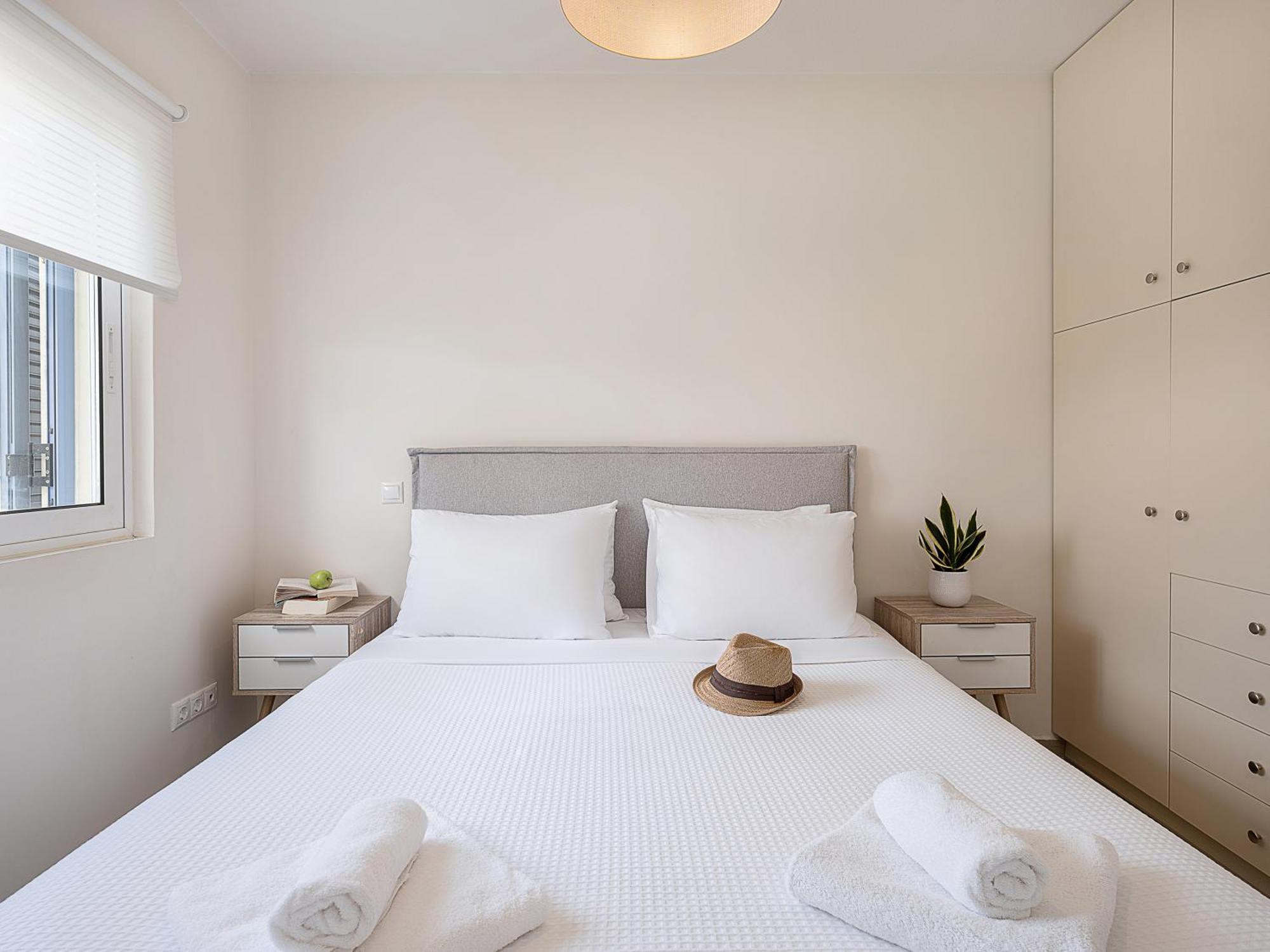 Resitour - Aphrodite Beachfront Pirgos Psilonerou エクステリア 写真
