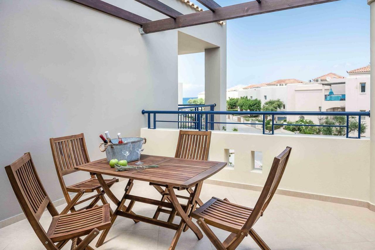Resitour - Aphrodite Beachfront Pirgos Psilonerou エクステリア 写真