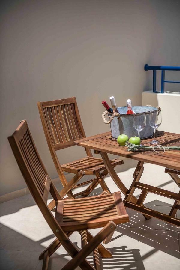 Resitour - Aphrodite Beachfront Pirgos Psilonerou エクステリア 写真