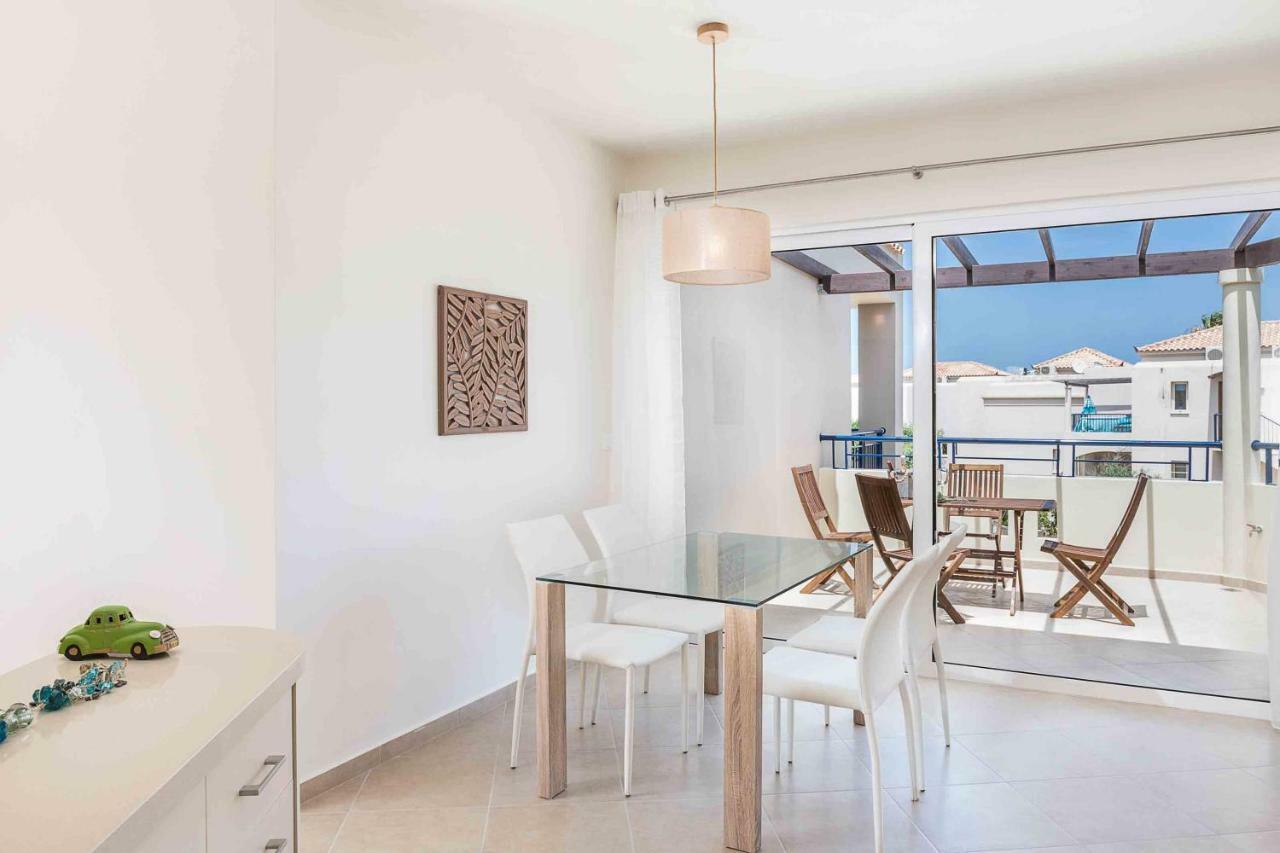 Resitour - Aphrodite Beachfront Pirgos Psilonerou エクステリア 写真